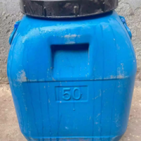20多個藍(lán)色塑料桶鐵桶打包處理