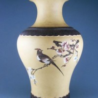 老瓷器花瓶收購多少錢一(yī)隻專業上門免費(fèi)評估