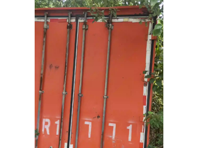 一(yī)個純鐵集裝箱廢鐵價處理