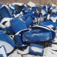 每個月四噸多藍(lán)色塑料桶處理
