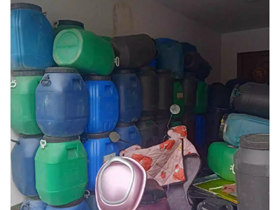200個左右膠水塑料桶處理