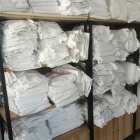 大(dà)量二手絲棉被，地巾出售